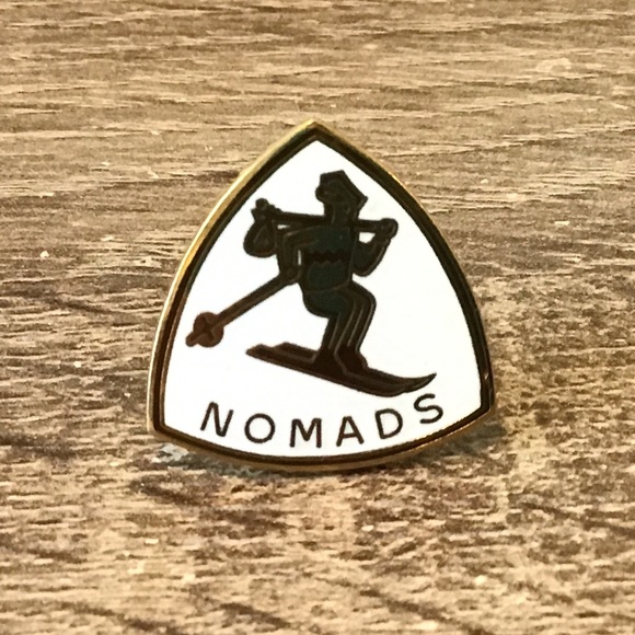 Vintage NOMADS Chicago Ski Club Pin 15/16" Long - Picture 2 of 3